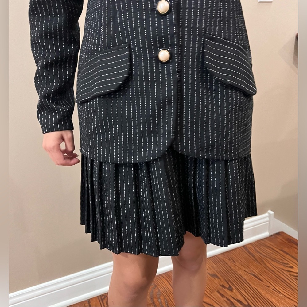Zara By Justine Y2K Vintage Pinstripes Career Work Pleated Skirt Suit Set Sz 3/4 - Picture 2 of 8